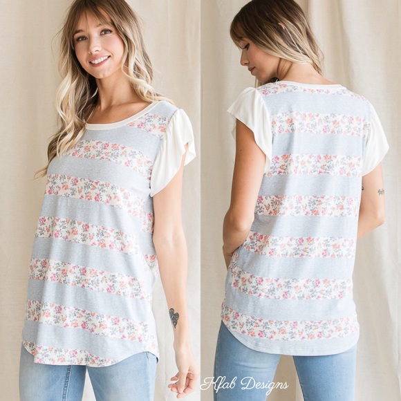 ❤️LAST 1! Blue Floral Ruffle Sleeve Top! - Picture 5 of 8